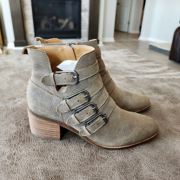 Lucky Brand Loreniah Bootie - Picture 5 of 8